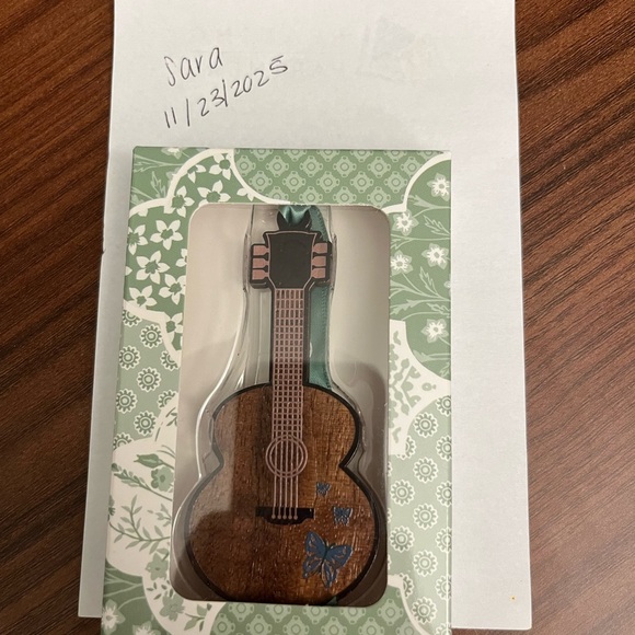 Taylor swift ornament! Brand NEW - Picture 4 of 4